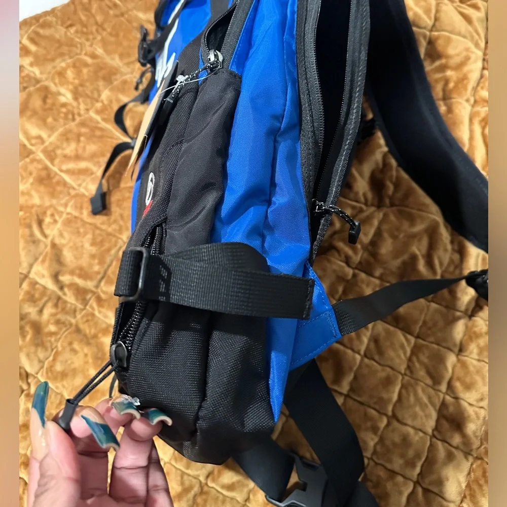2022 NEW
Supreme x The North Face Summit Series Rescue Chugach 16 Backpack Blue - Picture 9 of 12